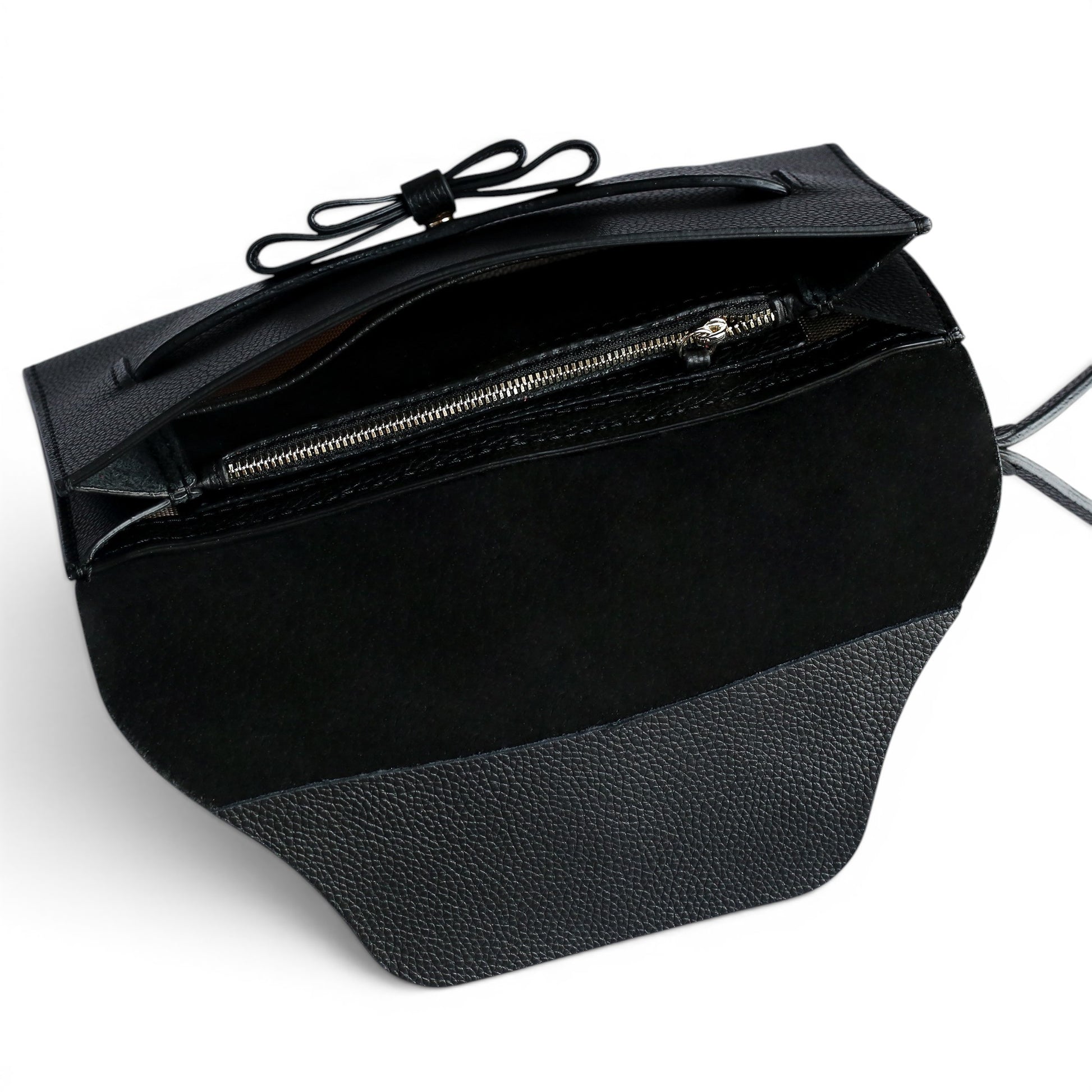 Black leather clutch with a pocket whit zipper
